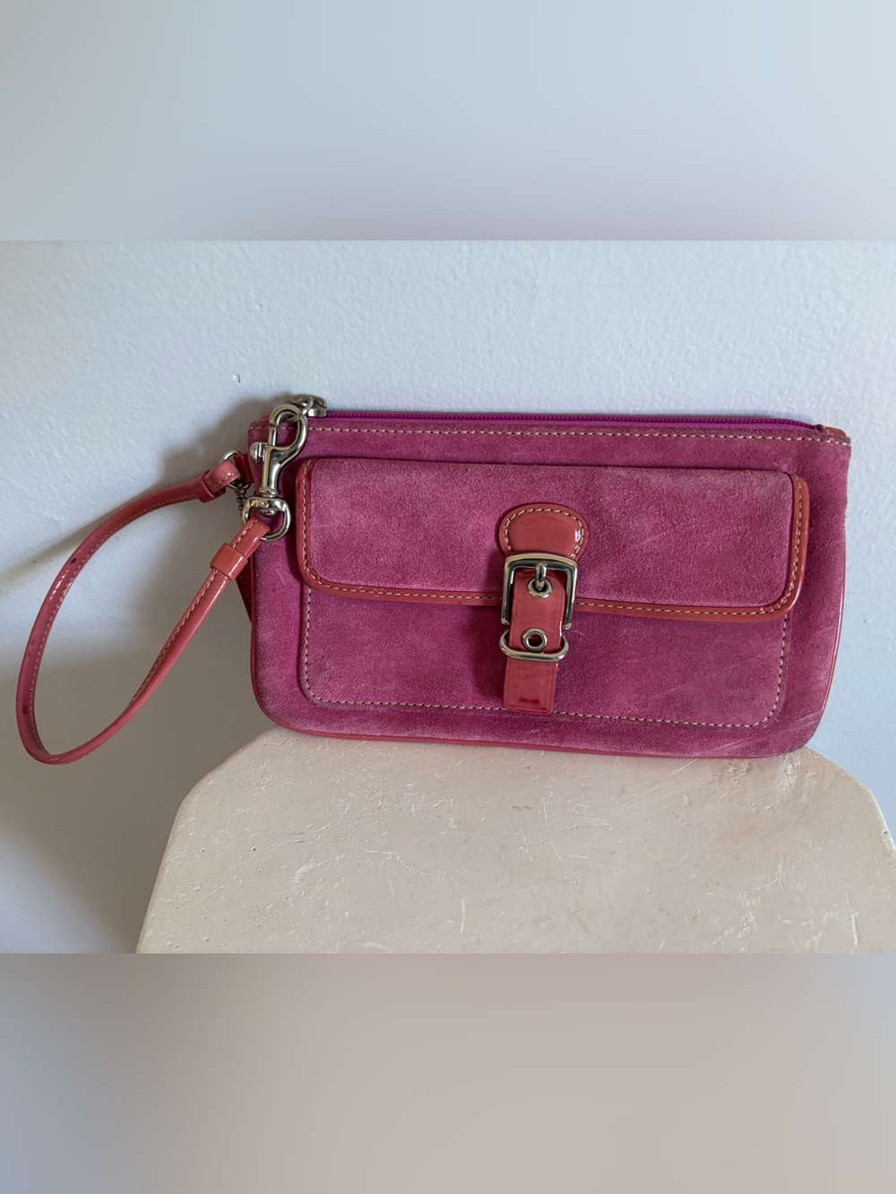 Coach Soho Pink Wristlet Y2K Suede Leather Buckle Clutch Bag Vintage Zip Closure